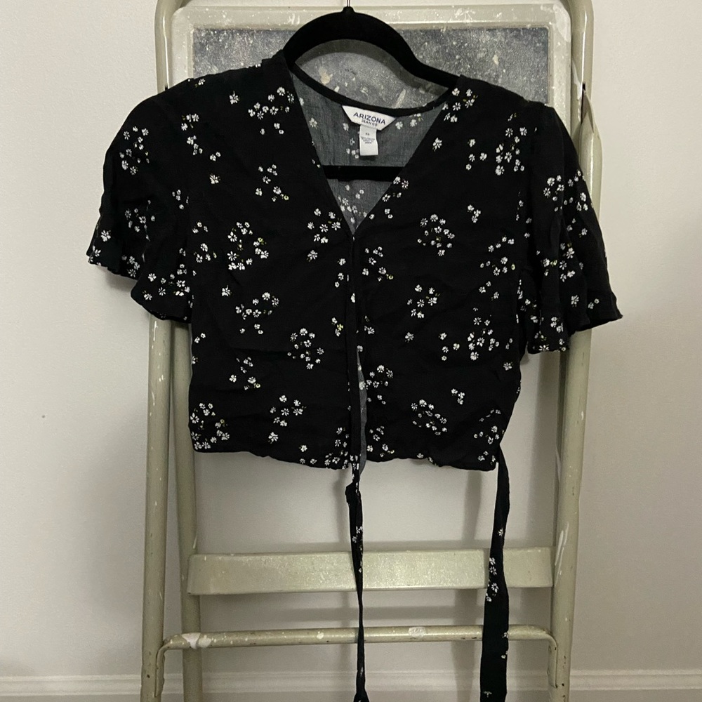 Arizona Jeans Co. Cropped Black Shirt, Size XS